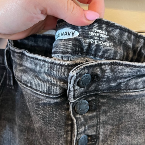 Old Navy Rockstar Super Skinny - Picture 3 of 5